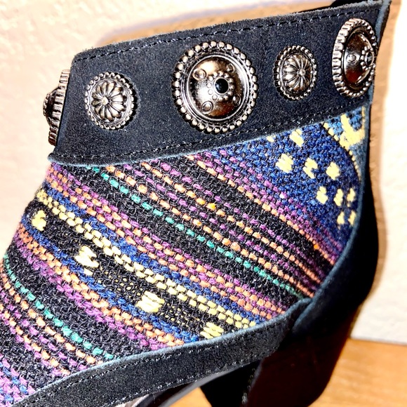 NIB-Very Volatile Western Leather Cutout Sandals - Picture 3 of 16